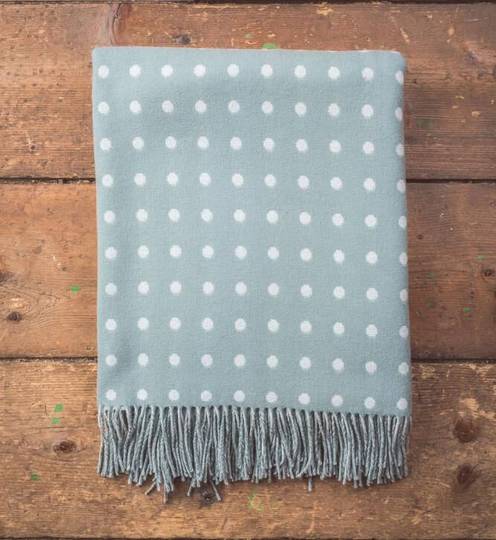 Importico - Foxford - Lambswool Throws - Sage Spot